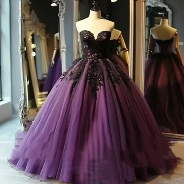Gothic Wedding Dresses Strapless Purple Tulle A-Line Vintage Gown