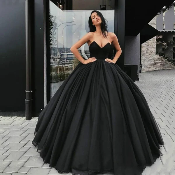 Gothic wedding dresses, black vintage V-neck strapless princess ball gown